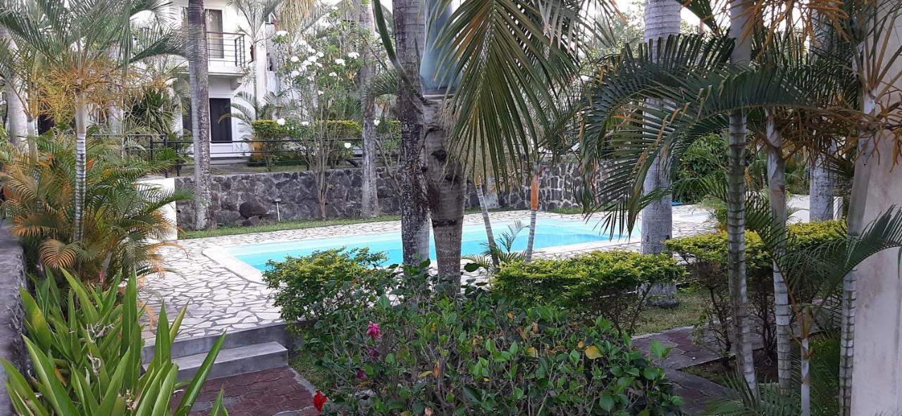 Blue Sky Villa Grand Baie Exterior foto